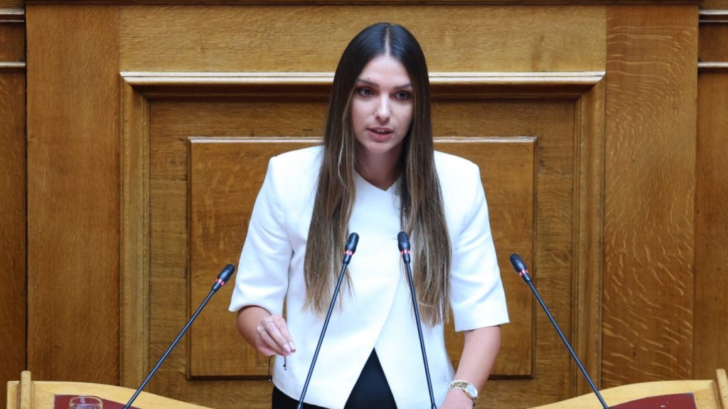 Μυρτώ Κοροβέση: Αποχώρησε με αιχμές από τους «Δημοκράτες» του Κασσελάκη - «Συγκεχυμένη η πολιτική κατεύθυνση του κόμματος»