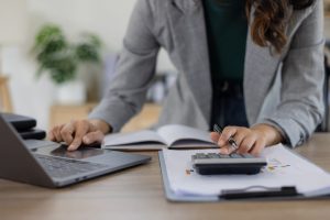 Πληρωμές από e-ΕΦΚΑ και ΔΥΠΑ: Ποιοι θα δουν χρήματα στους λογαριασμούς τους έως τις 7 Αυγούστου