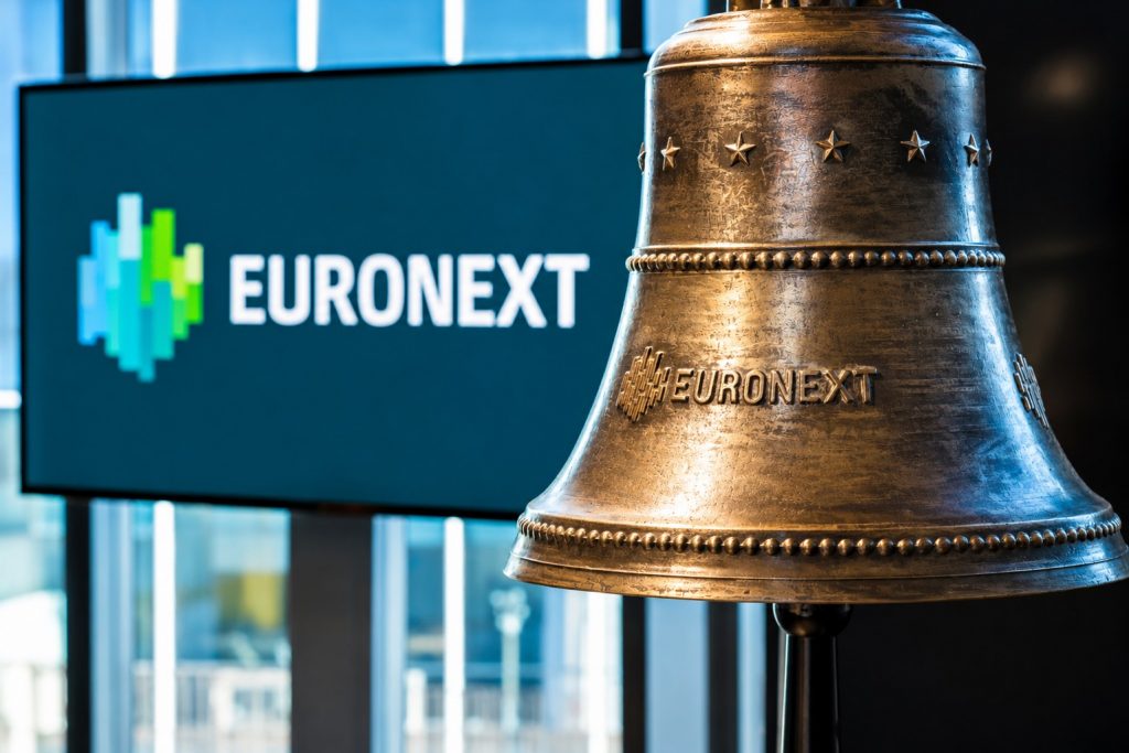 Καυτό καλοκαίρι στο Euronext Athens: Συμφωνίες, ανατροπές και νέοι παίκτες