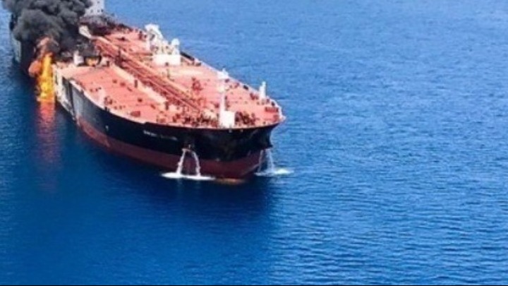τάνκερ χτυπημένο στη Μαύρη Θάλασσα