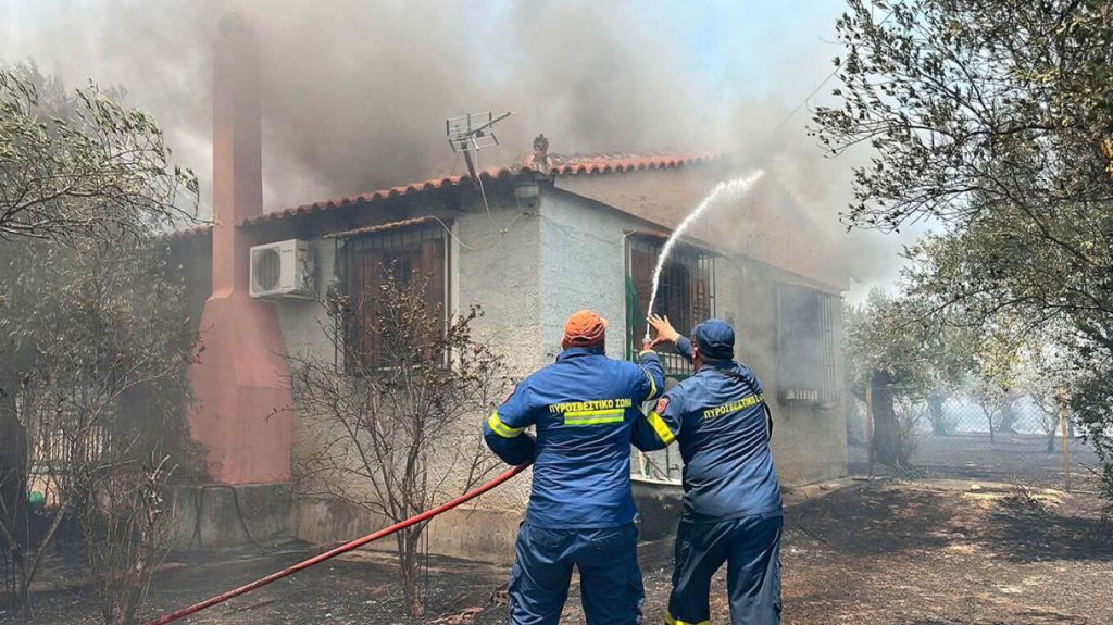 Φωτιές στη Δυτική Αττική: Ξεκινούν σήμερα Δευτέρα 10/8 οι αιτήσεις για τις αποζημιώσεις - Στο 100% η κρατική ενίσχυση για επισκευές και ανακατασκευές