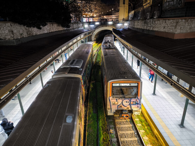ΜΜΜ: Σε ισχύ το θερινό ωράριο - Πώς κινούνται τον Αύγουστο μετρό, ΗΣΑΠ, τραμ και λεωφορεία