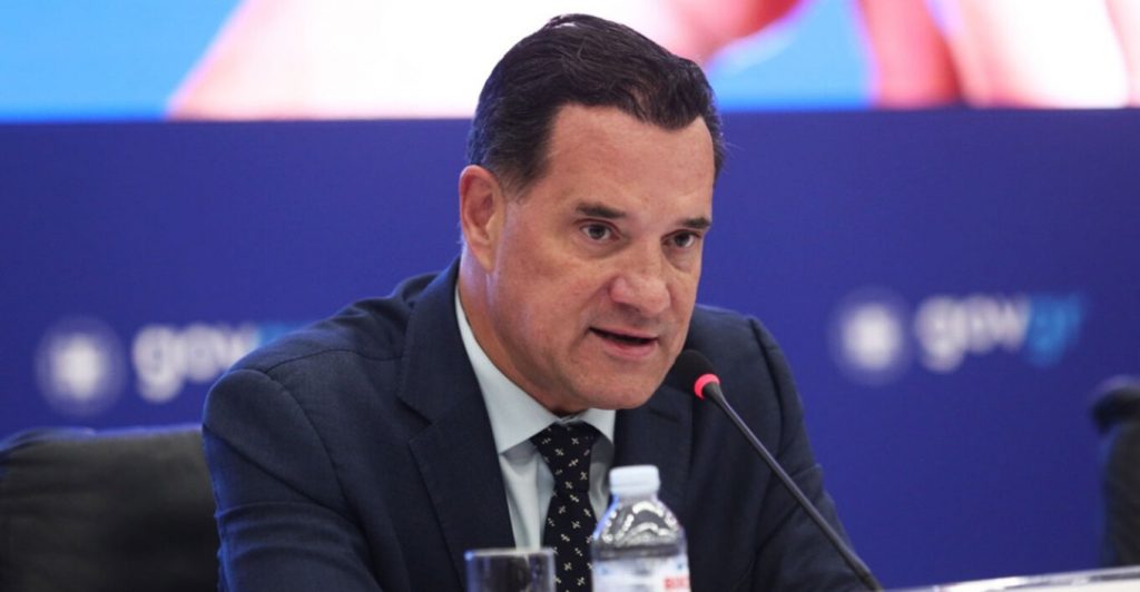 Η νέα απάντηση Γεωργιάδη για τον σοβά που έπεσε σε κτίριο στο Βενιζέλειο: Ρε παιδιά διαλέξτε, τα ντουβάρια χρειάζονται ή όχι την ανακαίνιση που κάνουμε;