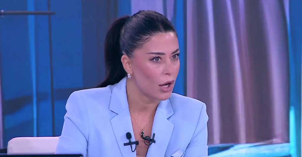 Α. Λατινοπούλου: Για 45 λεπτά δεχόμουν χυδαία επίθεση από τους γύφτους στην Τήνο - Η μητέρα μου τρομοκρατήθηκε