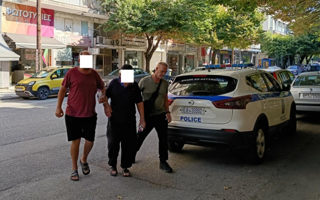 260812190642_serres-nekros-anipsios-adelfos