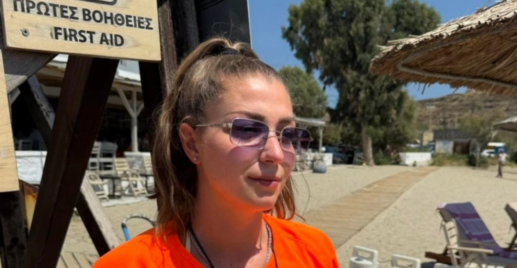 Η ναυαγοσώστρια από τη Σύρο περιγράφει πώς έσωσε τη 16χρονη που έπεσε από μώλο: «Τραυματίστηκε σε αυχένα και σπονδυλική στήλη»