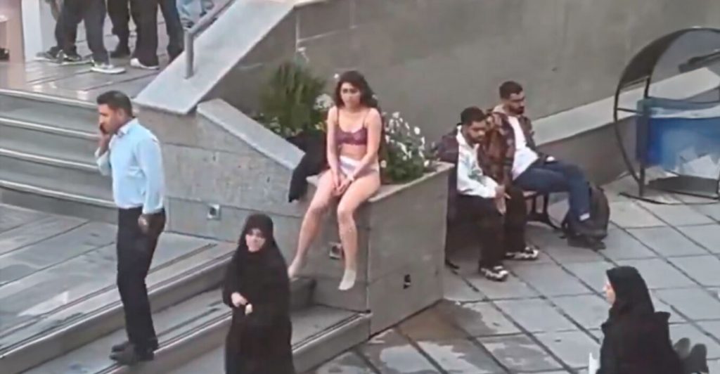 260815215442_iran-mak2