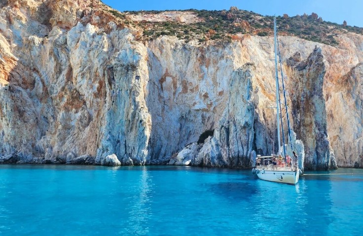 260820172035_tourismos-gia-olous