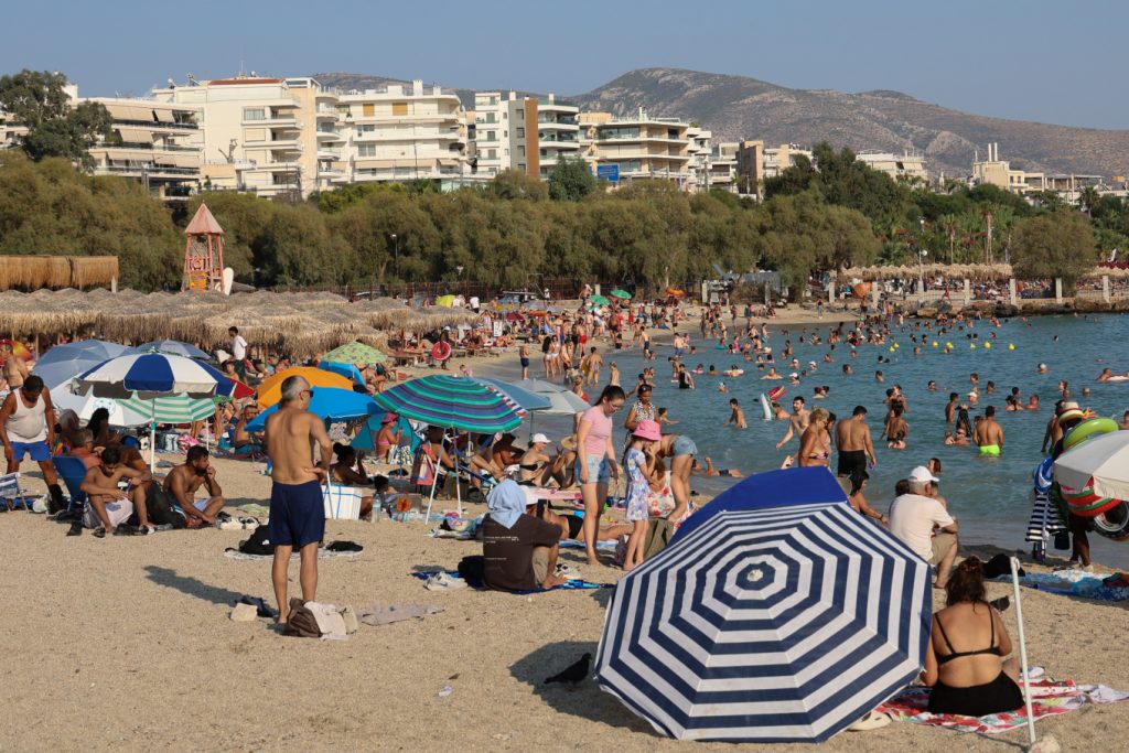 Καιρός: «Καυτό» 24ωρο με 40άρια και ισχυρούς βοριάδες – Red Code σε Αττική και ακόμα 11 περιοχές για πυρκαγιά