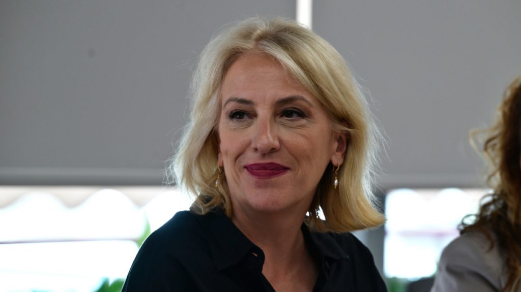 Ρένα Δούρου: Η ανάρτηση της για την εμμηνόπαυση - «Ε, ρε τι έχω να ακούσω, από φίλους και "φίλους" για την… εμμηνοπαυσιακή πρόεδρο»