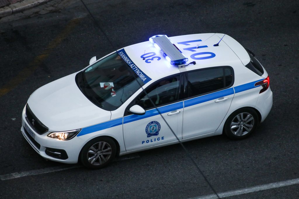 Καλλιθέα: 18χρονος επιτέθηκε με αιχμηρό αντικείμενο στην 19χρονη πρώην σύντροφό του και την τραυμάτισε στο πόδι