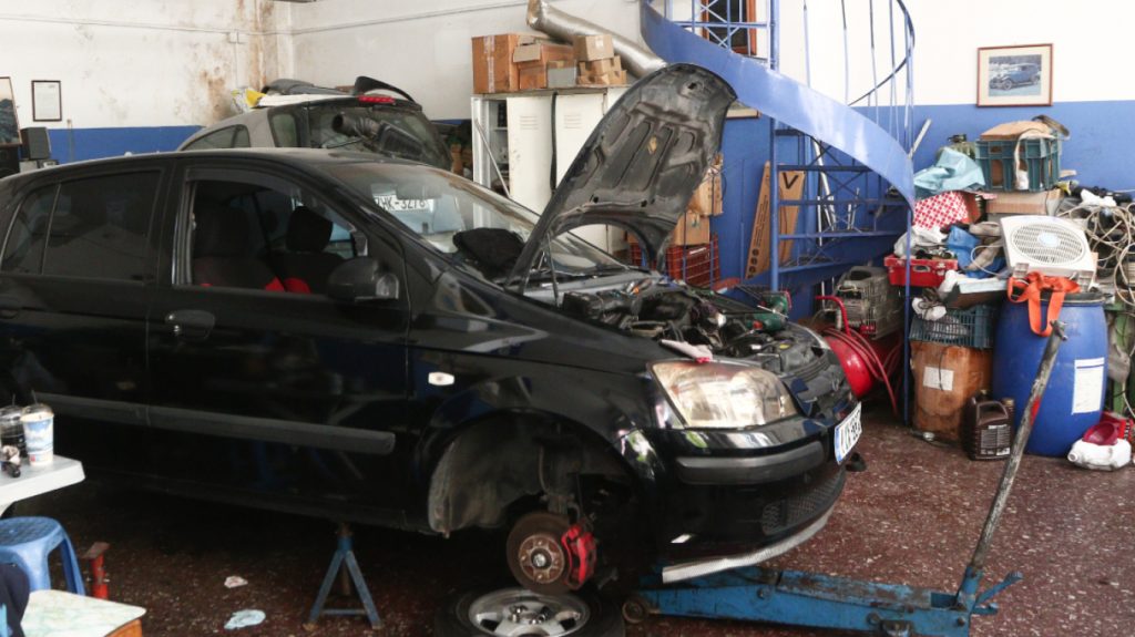 Άγριο περιστατικό σε συνεργείο αυτοκινήτων στο Νέο Κόσμο: «Θα σε σκοτώσω, θα σου κάψω το μαγαζί»