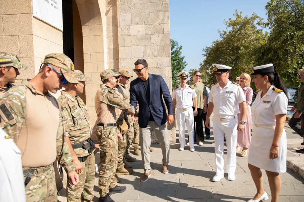 Περισσότερα στελέχη, νέα πλοία και ενίσχυση παρουσίας του Λιμενικού στο Αιγαίο, ανακοίνωσε ο Βασίλης Κικίλιας από τη Ρόδο