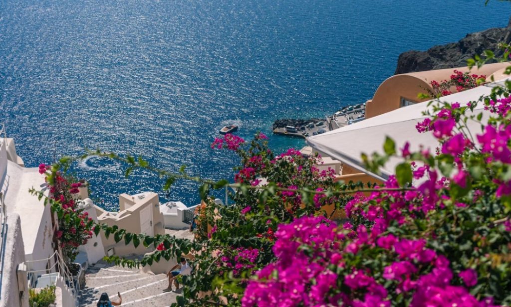 260828195805_tourismos-gia-olous1