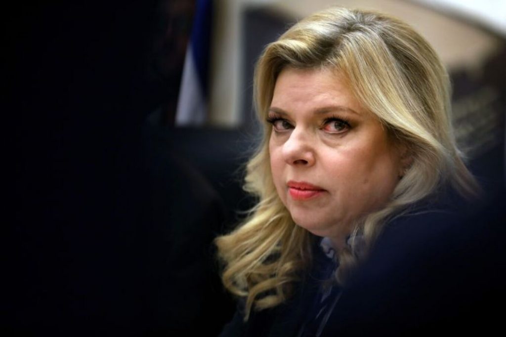 Η σύζυγος του Νετανιάχου επιτέθηκε σε εκλογικό του αντίπαλο - «Γνώριζε για την επίθεση της Χαμάς την 7η Οκτωβρίου»