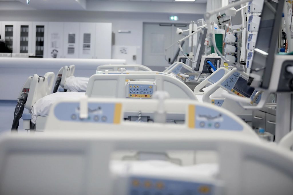 Κρήτη: Διασωληνωμένο στο ΠΑΓΝΗ 2χρονο αγοράκι που έπεσε από μπαλκόνι