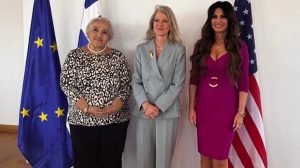 Με την υφυπουργό Εξωτερικών των ΗΠΑ Άλισον Χούκερ, συναντήθηκε σήμερα η Αλεξάνδρα Παπαδοπούλου