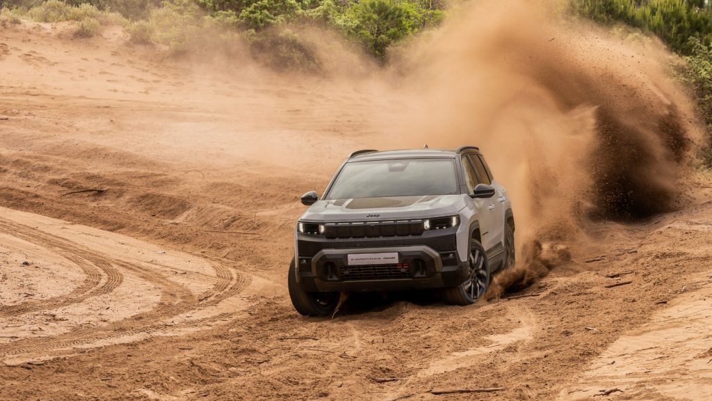 Jeep Compass: Νέες επιλογές με μεγαλύτερη αυτονομία και τετρακίνηση