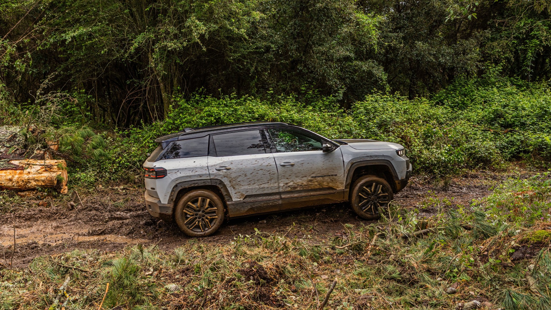 Jeep Compass: Νέες επιλογές με μεγαλύτερη αυτονομία και τετρακίνηση