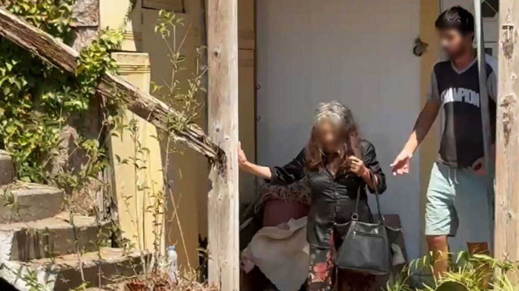 Συνελήφθησαν η κόρη και ο εγγονός της 90χρονης στον Μαραθώνα - Η σορός της βρέθηκε τυλιγμένη σε νάιλον στο υπόγειο