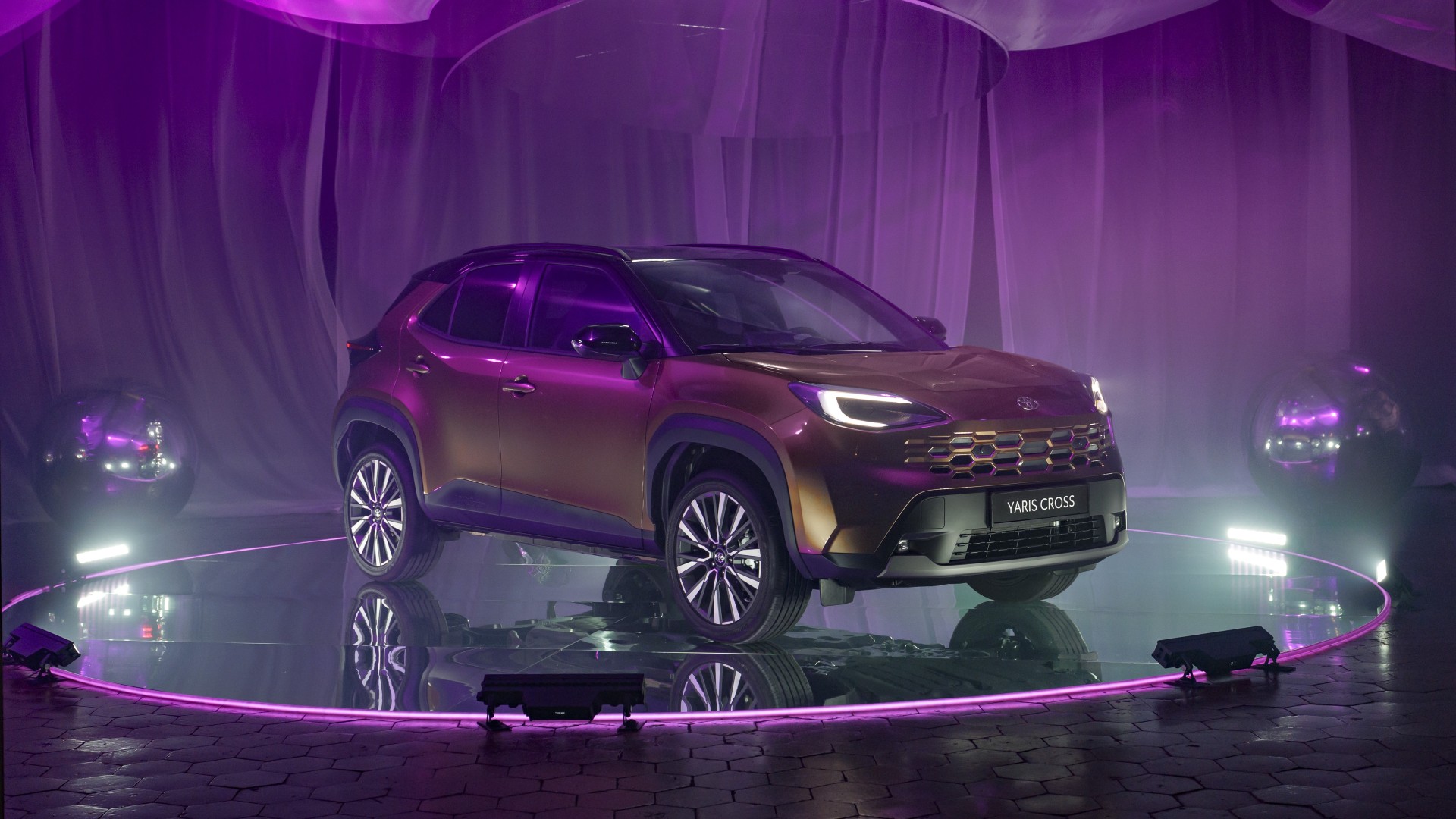 Toyota Yaris Cross: Μια βόλτα στη «Χώρα των Θαυμάτων» με το best-seller της ελληνικής αγοράς
