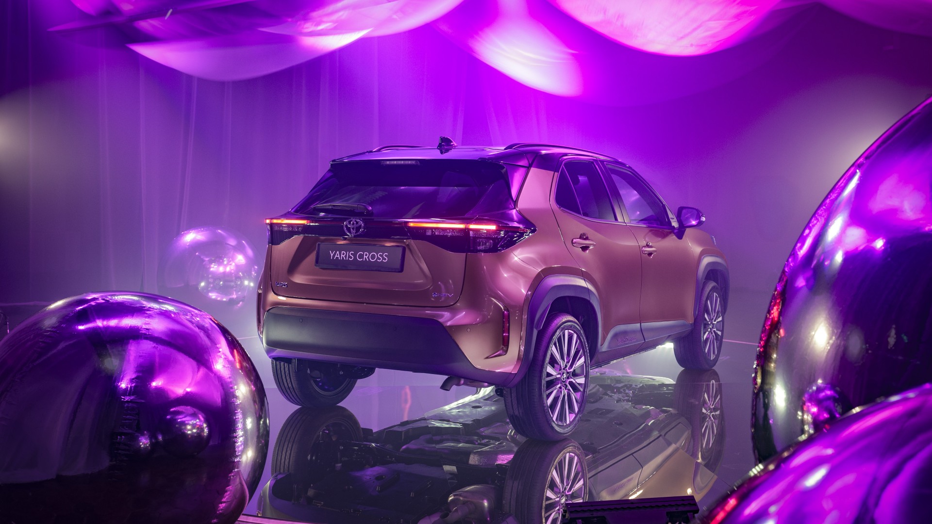 Toyota Yaris Cross: Μια βόλτα στη «Χώρα των Θαυμάτων» με το best-seller της ελληνικής αγοράς