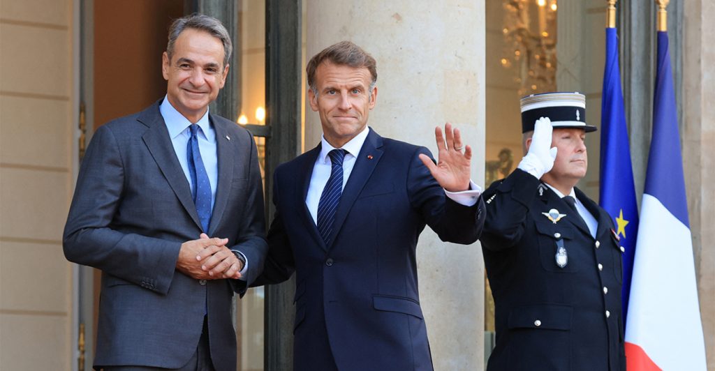 260910083358_mitsotakis-macron-mak