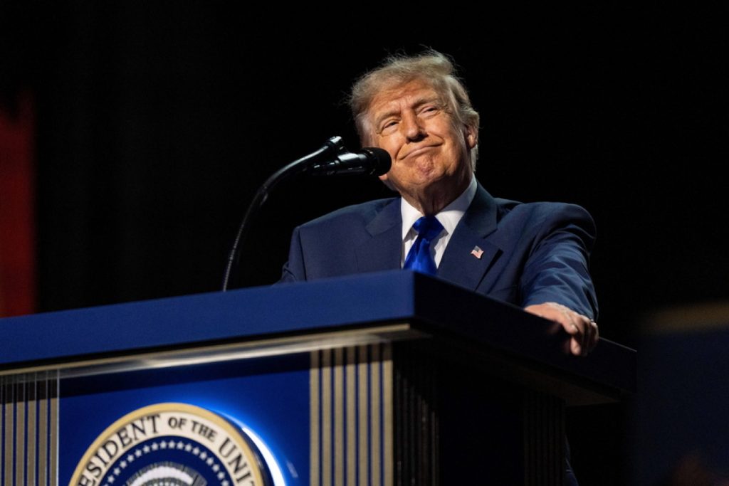 260910104008_trump_arxeio_nn (1)