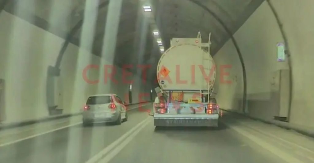 Κρήτη: Επικίνδυνη προσπέραση σε τούνελ, ΙΧ πέρασε βυτιοφόρο και νταλίκα - ΒΙΝΤΕΟ
