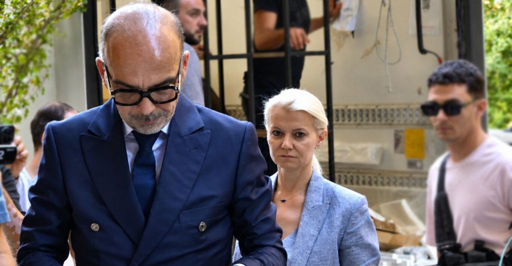 260914081635_maketa-giatroi-kolonaki1