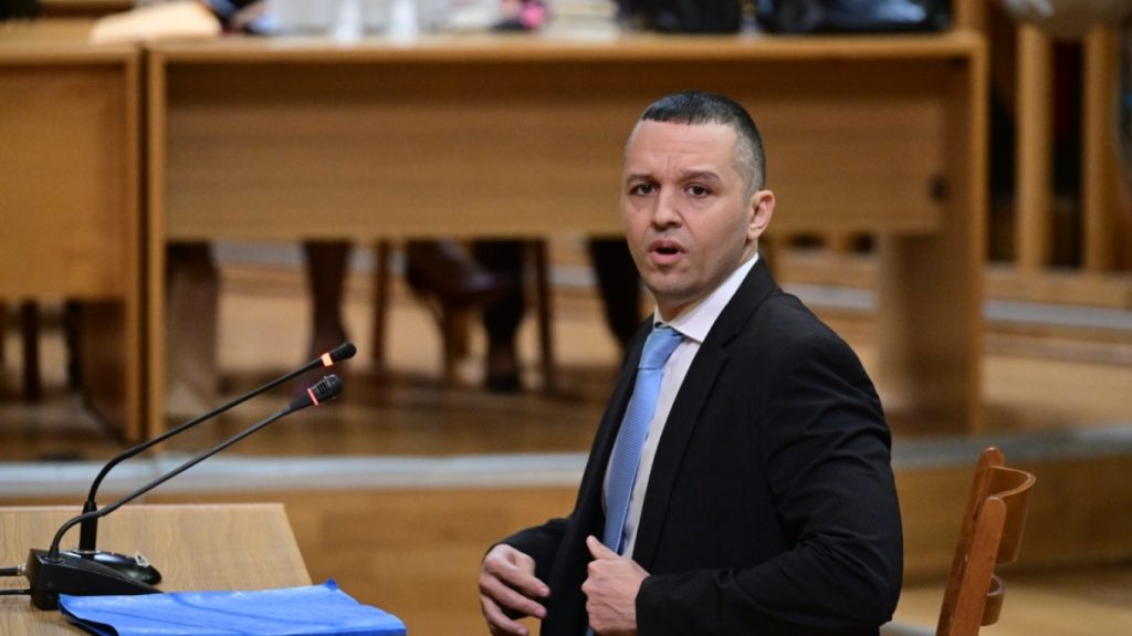 Αποφυλακίζεται σήμερα ο Κασιδιάρης: Γιατί το νομικό πλαίσιο δεν του επιτρέπει να είναι σε εκλογικό συνδυασμό - Τι λένε συνταγματολόγοι