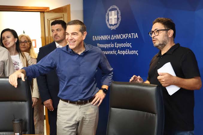 Αλέξης Τσίπρας: Συνάντηση με εργαζόμενους στη ΔΥΠΑ στην πρώτη δημόσια εμφάνιση μετά τη ΔΕΘ