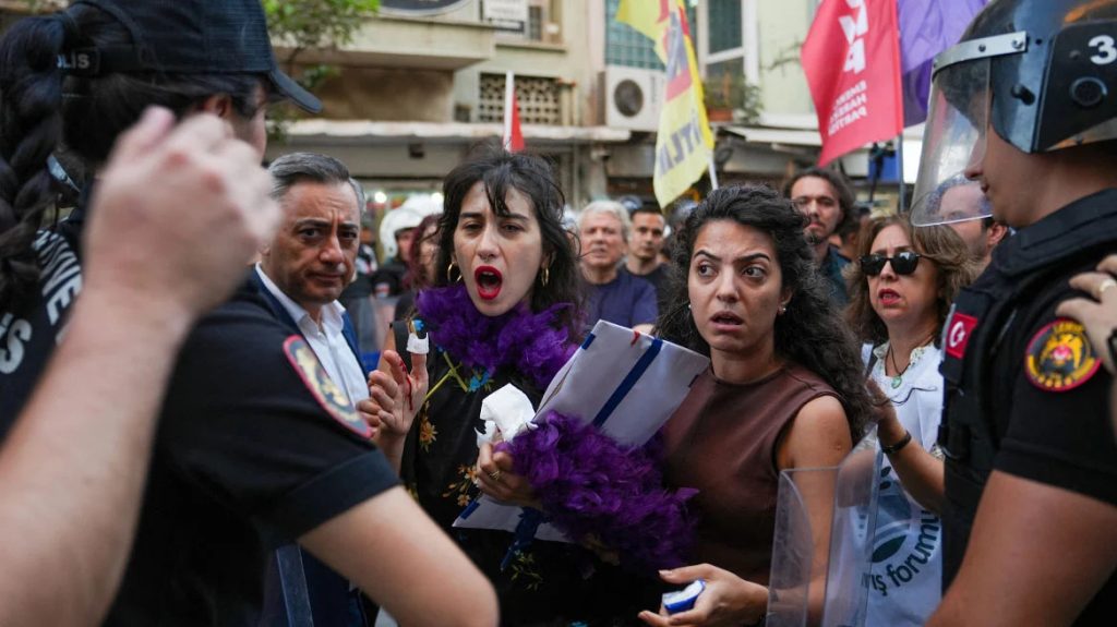 Τουρκία: Επιχείρηση κατά της ΛΟΑΤΚΙ+ κοινότητας - Πάνω από 150 συλλήψεις