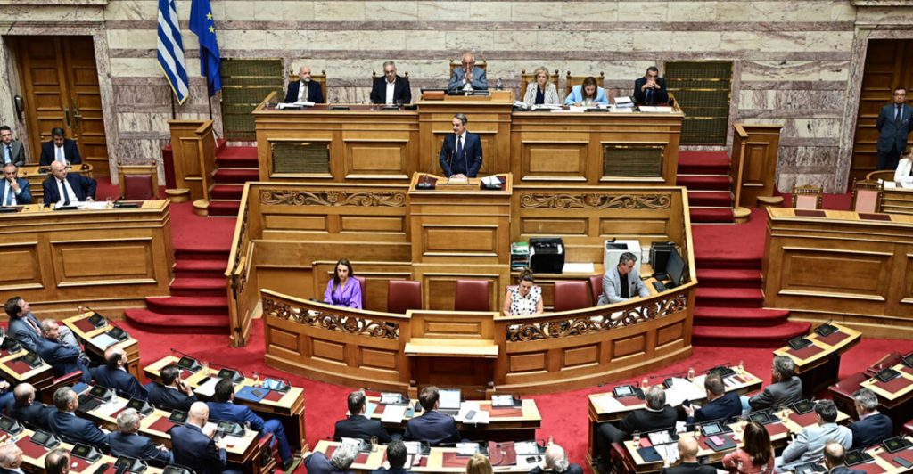 Σήμερα η δεύτερη ψηφοφορία για τη Συνταγματική Αναθεώρηση: Θα μιλήσουν Μητσοτάκης και πολιτικοί αρχηγοί, το «παρών» του ΠΑΣΟΚ και τα «όχι» της αντιπολίτευσης