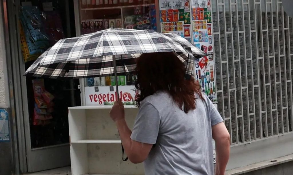 Αστατος ο καιρός σήμερα: Πού θα βρέξει και πού θα δούμε 30άρια