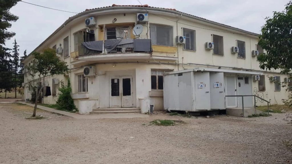 Έκλεισε η δομή μεταναστών στις Θερμοπύλες, είπε ο υπουργός Μετανάστευσης, Θάνος Πλεύρης
