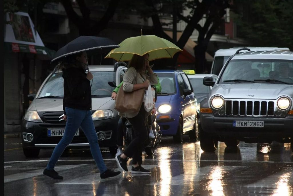 Καιρός: Βροχές και άνεμοι έως 7 μποφόρ - Πού θα χτυπήσουν τα φαινόμενα