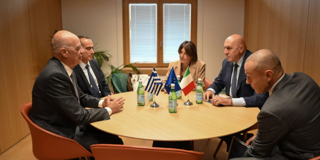 Με τον υπουργό Άμυνας της Ιταλίας συναντήθηκε ο Νίκος Δένδιας στις Βρυξέλλες - Τι συζήτησαν
