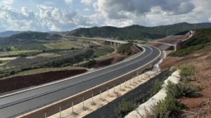 Ελευσίνα - Λαμία στο μισό χρόνο: Ο πρώτος κόμβος που παραδίδεται το 2026 – Πότε θα ξεκινήσουν τα έργα στο Σκαραμαγκάς