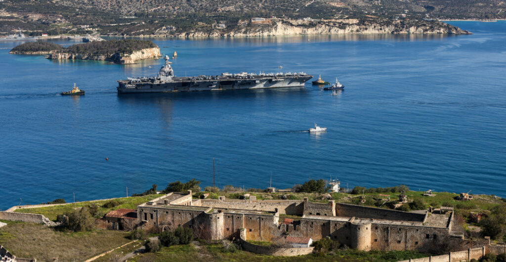 Χανιά: Συνελήφθη 37χρονη Αμερικανίδα για κατασκοπεία - Φωτογράφιζε στρατιωτικές εγκαταστάσεις στη Σούδα