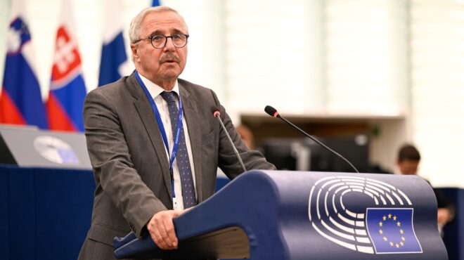261006140045_maniatis-660×370