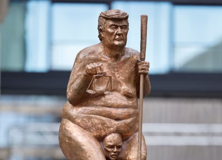 261007163259_trump1