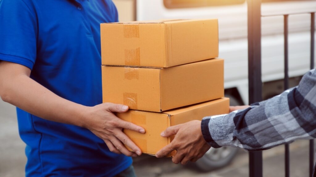 Τέλος τα μετρητά στις παραδόσεις δεμάτων με courier - Yποχρεωτικές οι ηλεκτρονικές πληρωμές