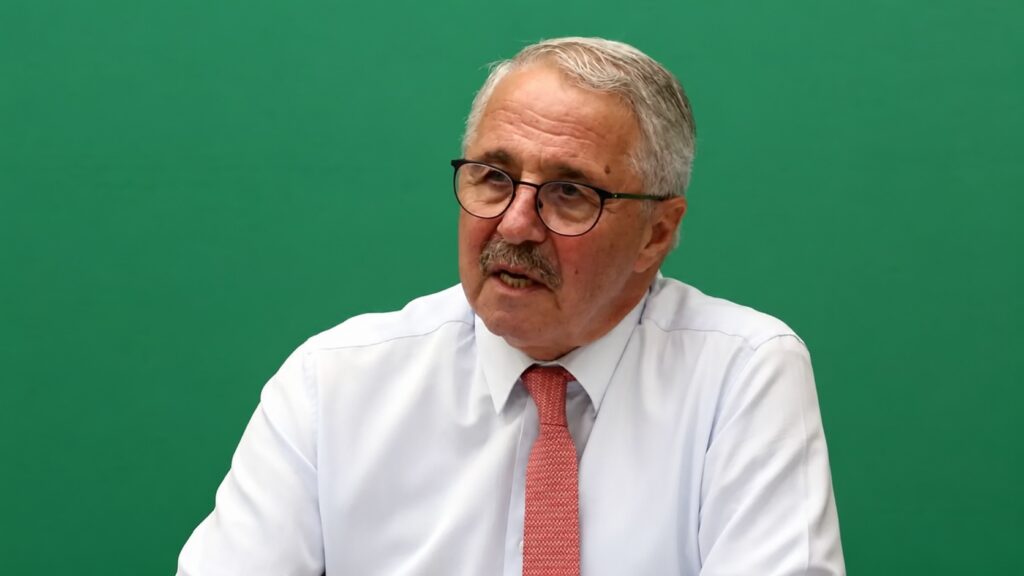 Γιάννης Μανιάτης: Οι κυβερνητικές αποτυχίες στην αποθήκευση ενέργειας ακριβαίνουν το ρεύμα