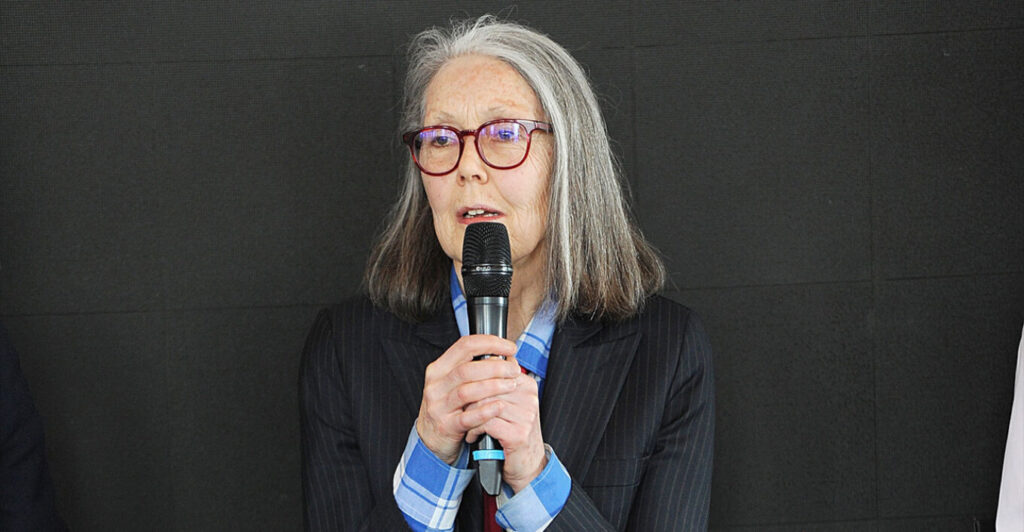 261008145124_maketa-anne-carson