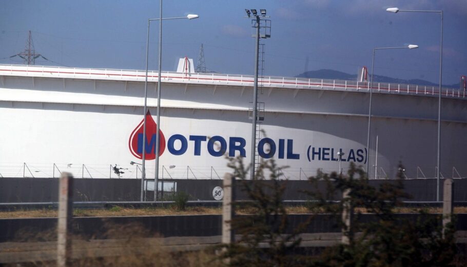 ÄÉÕËÉÓÔÇÑÉÁ MOTOR OIL ÓÔÏÕÓ ÁÃÉÏÕÓ ÈÅÏÄÙÑÏÕÓ ÍÏÌÏÓ ÊÏÑÉÍÈÉÁÓ.(EUROKINISSI-Â.ÐÁÐÁÄÏÐÏÕËÏÓ)