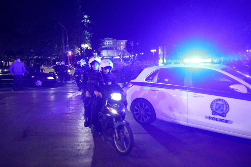 Θρίλερ στο Μενίδι: Νεκρή 89χρονη σε σπίτι, έχει προσαχθεί ο 62χρονος γιος