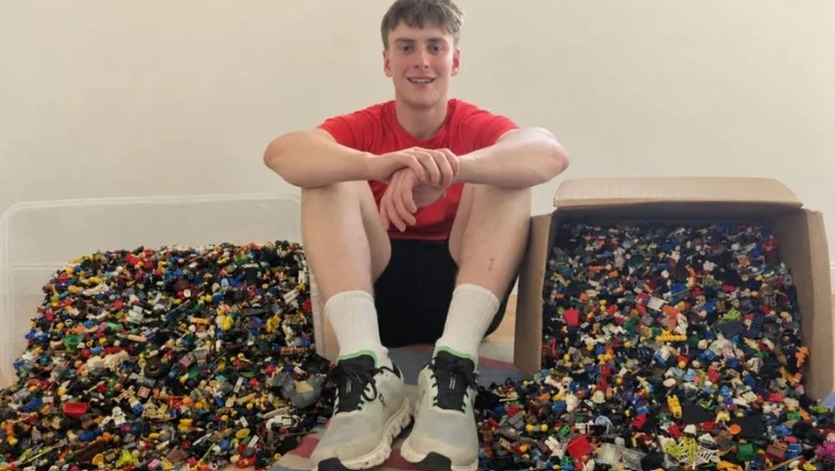 261012203238_lego