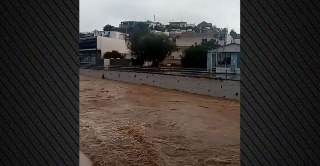 Τραγωδία στη Ρόδο: Νεκρός 25χρονος από την κακοκαιρία - Παρασύρθηκε με το αυτοκίνητό του στη θάλασσα