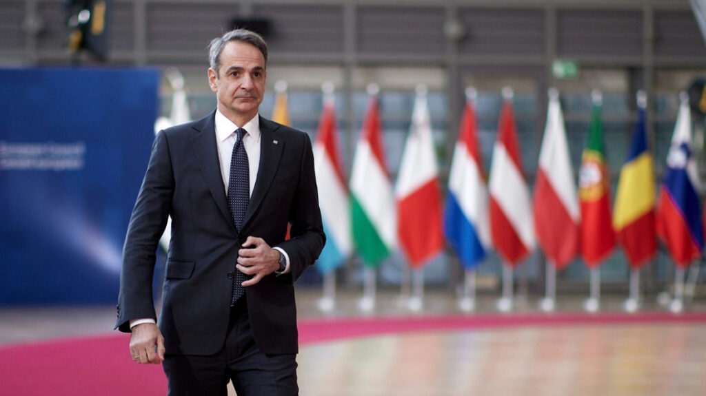 Ο Κυριάκος Μητσοτάκης θα ζητήσει στη Σύνοδο Κορυφής μείωση τιμών ενέργειας και στήριξη νοικοκυριών